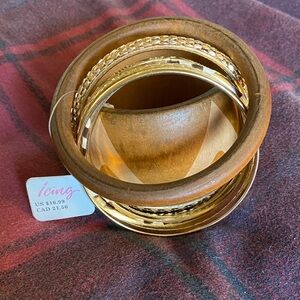 Set of 7 Bangle bracelets NWT